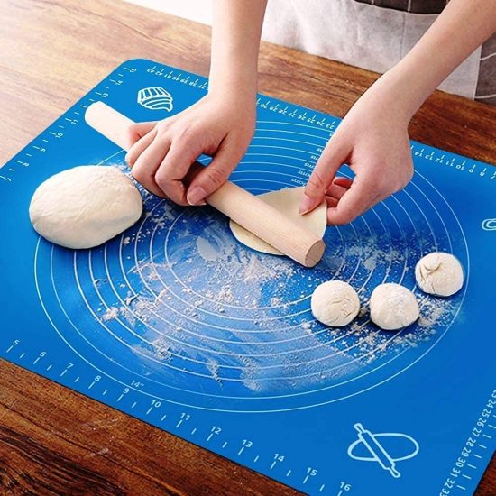 Reusable Non-Stick Silicone Roti Mat with Circular and Linear Measurement Guides
